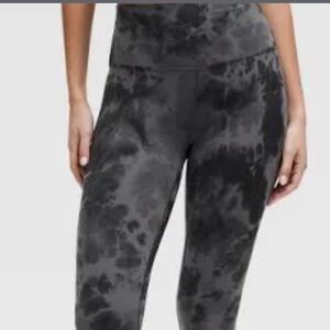NWOT Lululemon Align HR 23” Scallop Hem in Graphite Grey